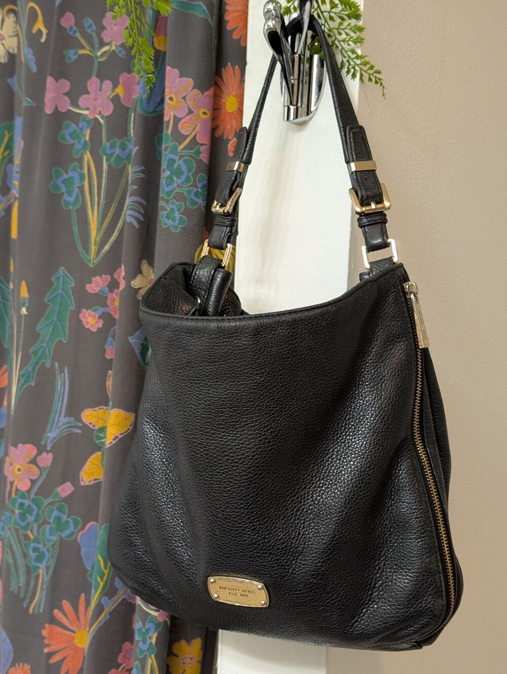 Vintage Michael Kors Black Pebbled Leather Bedford Shoulder Bag